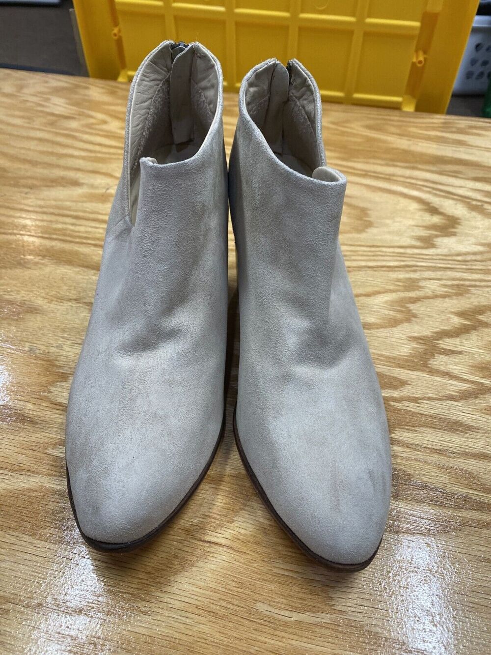 Chocolat Blu Audrey Ankle Booties Womens 7.5 Beige Suede Back Zip Block Heel S62